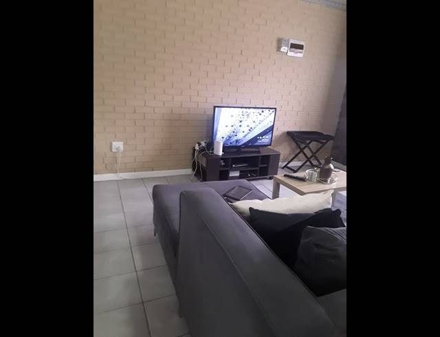 3 BEDROOM APARTMENT FOR SALE IN AMAJUBA PARK